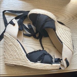 BRAND NEW!! BLACK & TAN Wedges with tie.